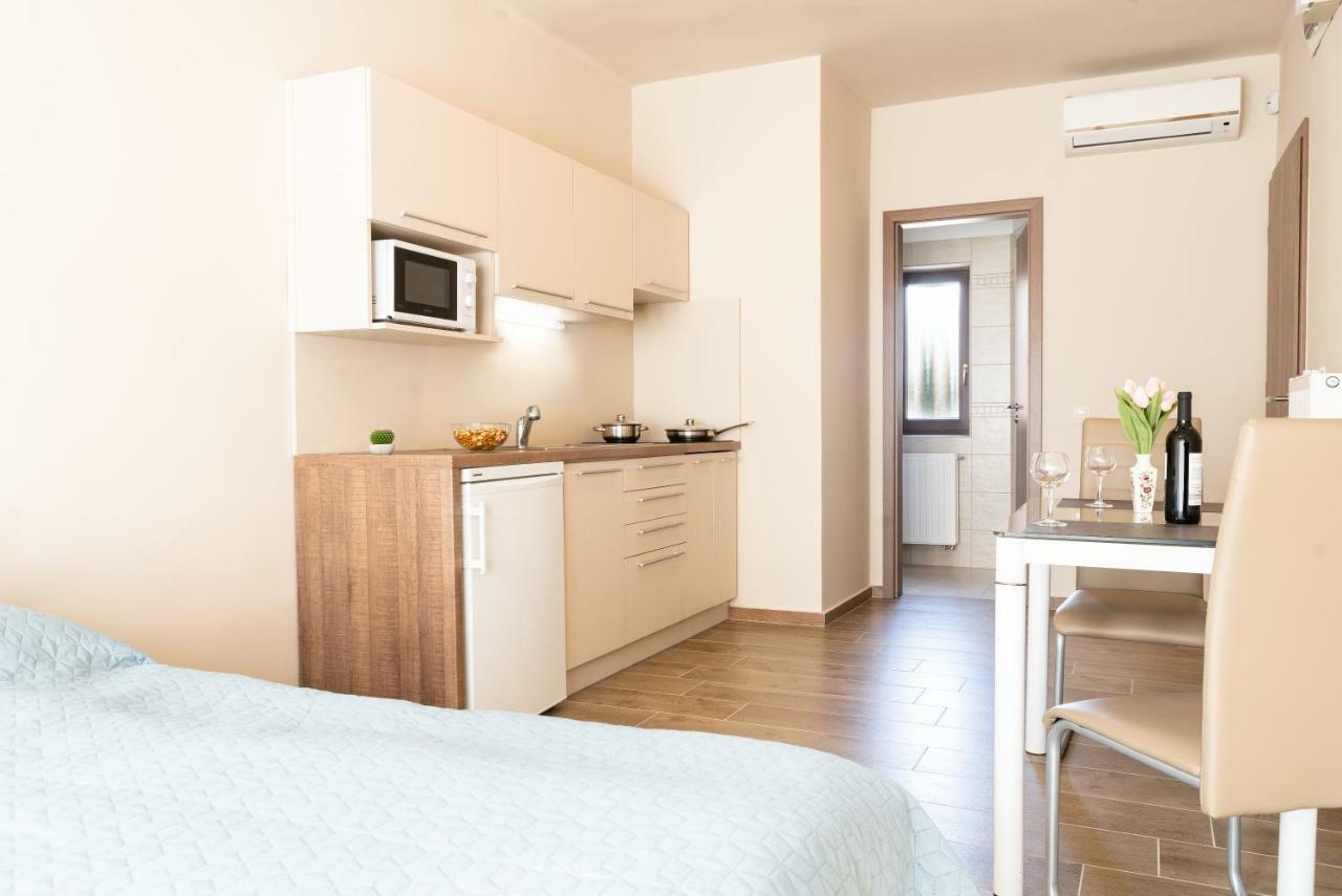 Raba Apartman シャールヴァール エクステリア 写真