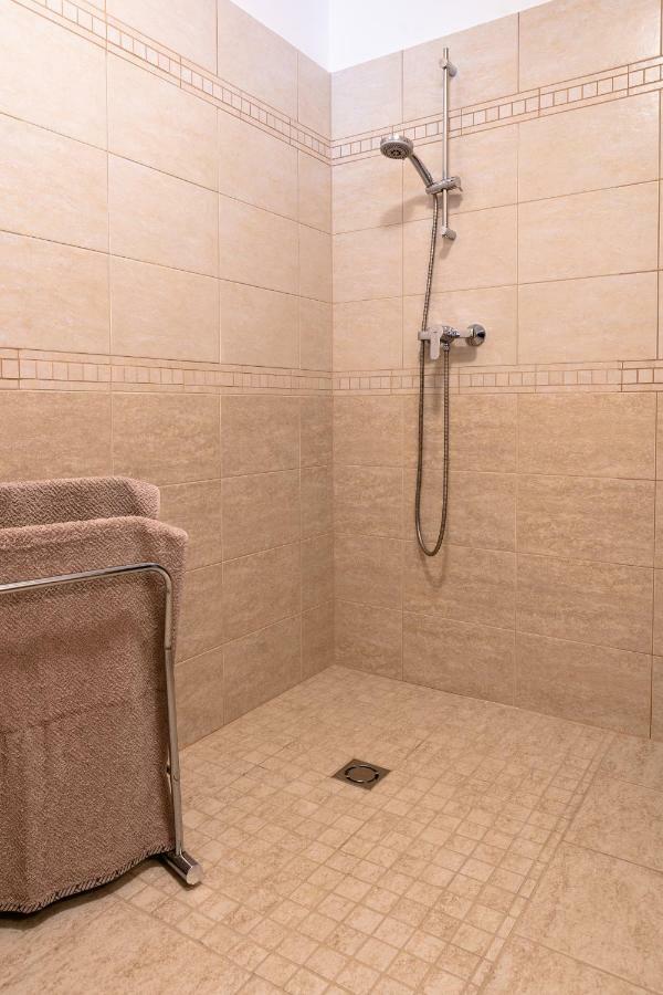 Raba Apartman シャールヴァール エクステリア 写真