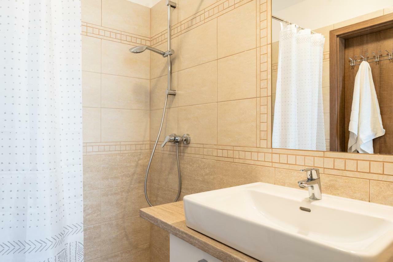 Raba Apartman シャールヴァール エクステリア 写真