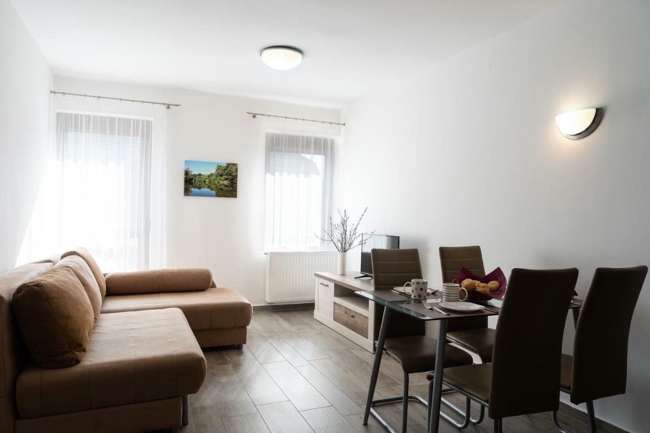 Raba Apartman シャールヴァール エクステリア 写真