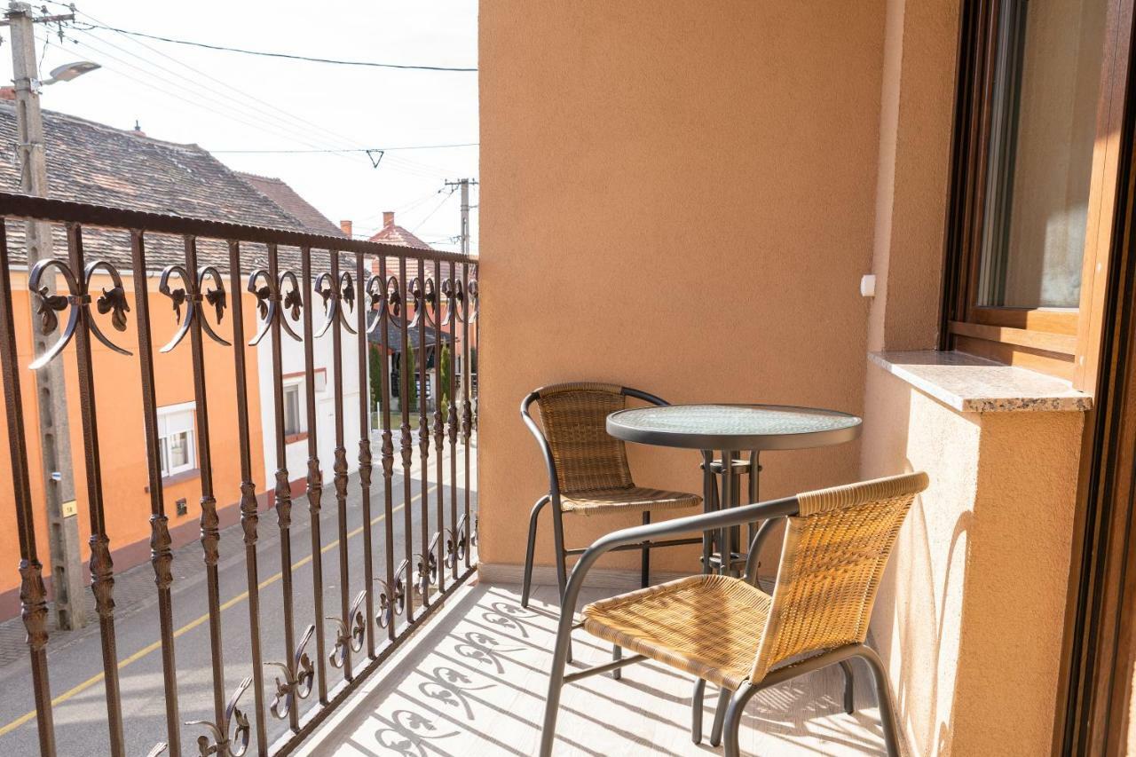 Raba Apartman シャールヴァール エクステリア 写真